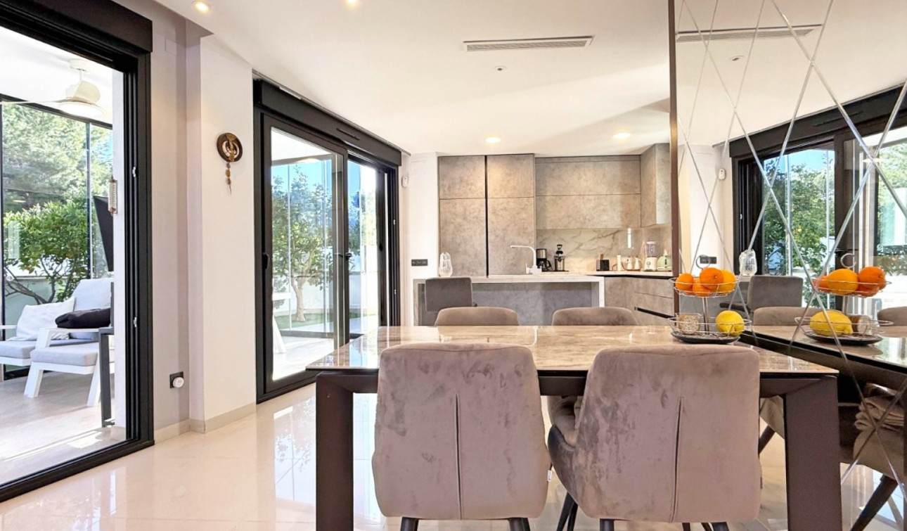 Resale - Detached Villa - Orihuela Costa - Villamartín