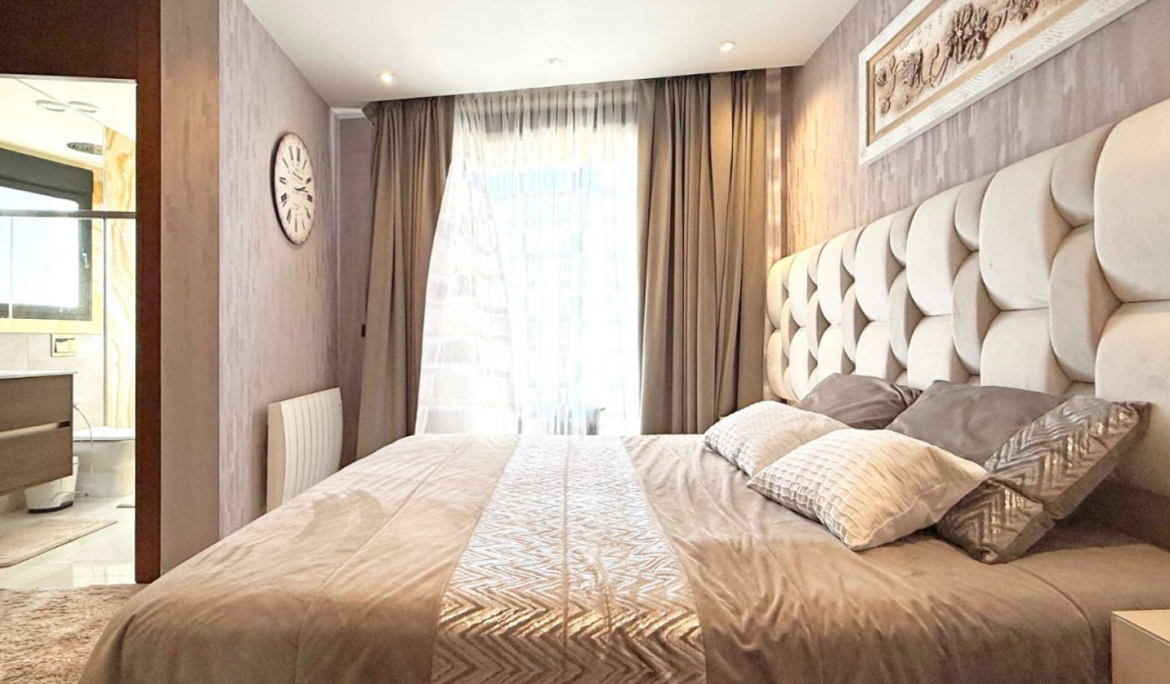 Resale - Detached Villa - Orihuela Costa - Villamartín