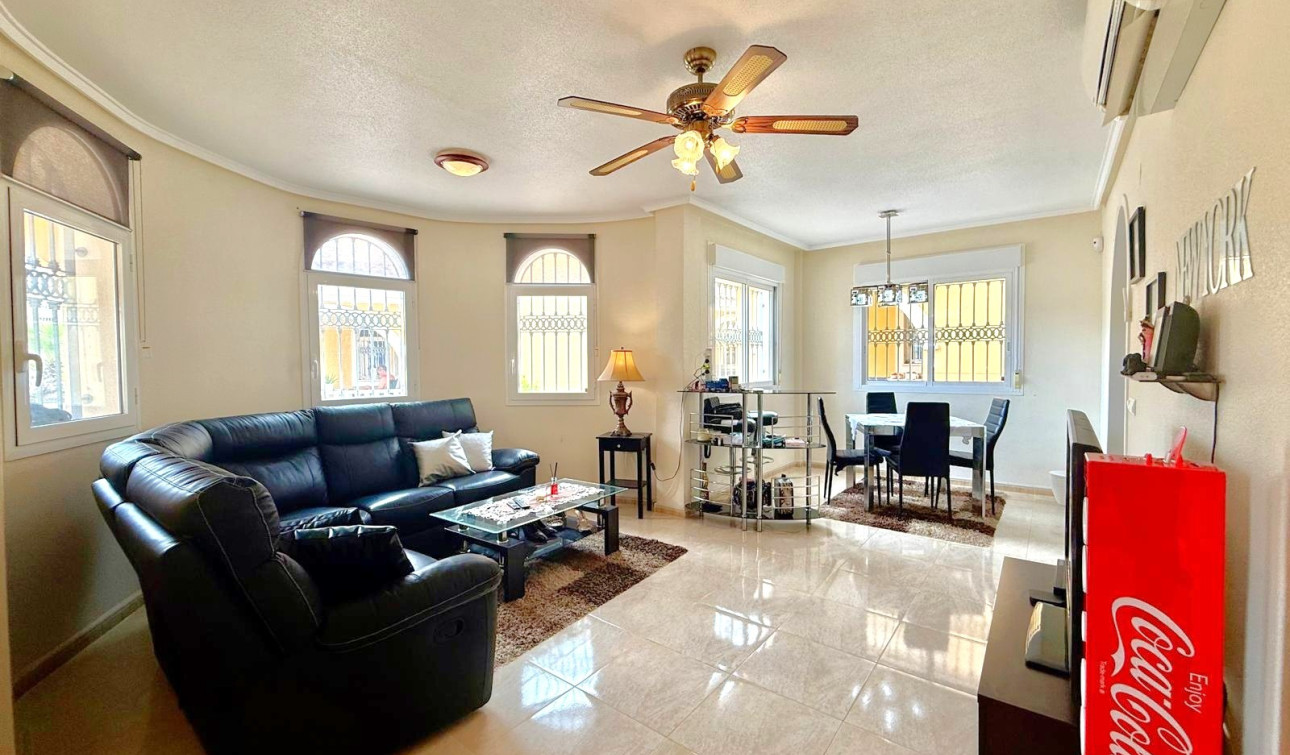 Resale - Detached Villa - Orihuela Costa - Villamartín