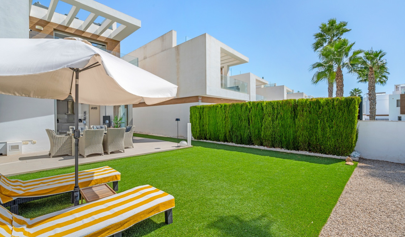 Resale - Detached Villa - Orihuela Costa - Villamartín