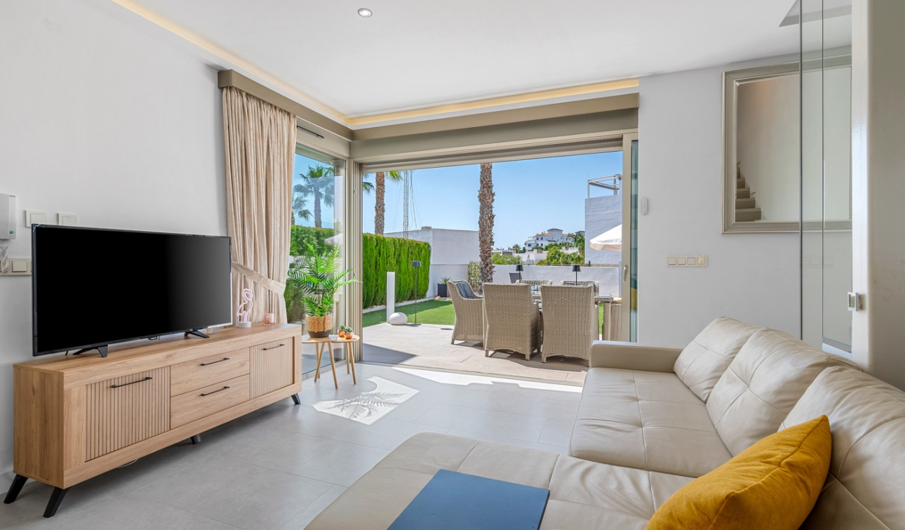 Resale - Detached Villa - Orihuela Costa - Villamartín