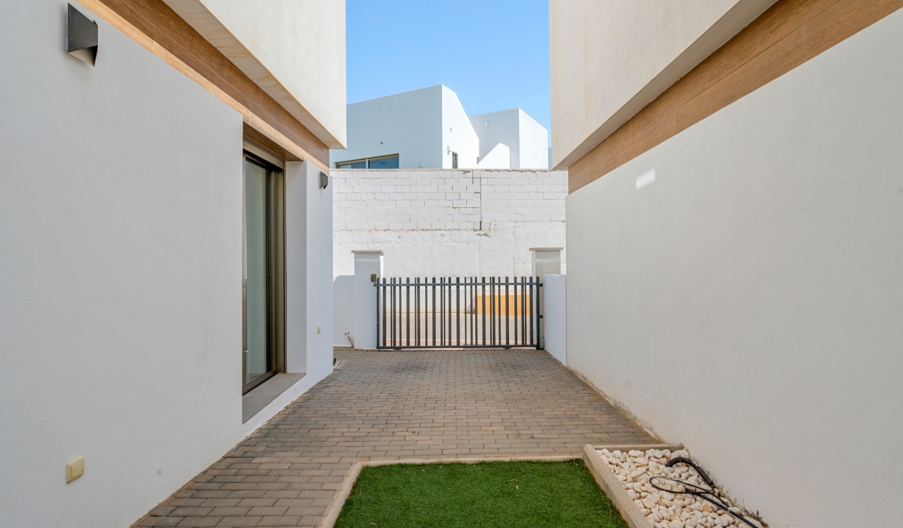 Resale - Detached Villa - Orihuela Costa - Villamartín