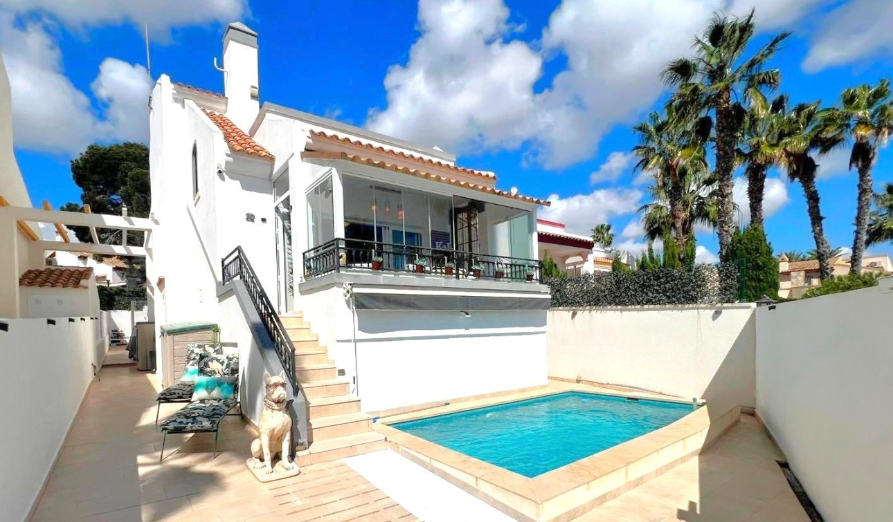 Resale - Detached Villa - Orihuela Costa - Villamartín