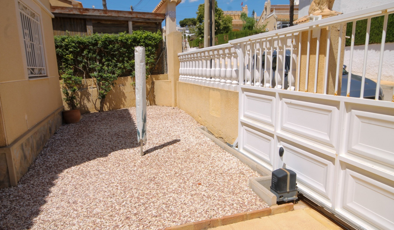 Resale - Detached Villa - Orihuela Costa - Villamartín