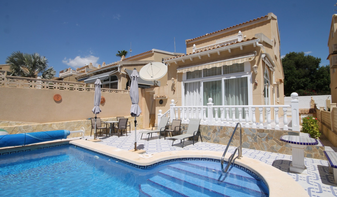 Resale - Detached Villa - Orihuela Costa - Villamartín