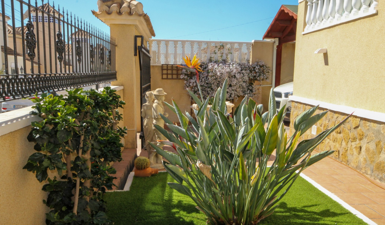 Resale - Detached Villa - Orihuela Costa - Villamartín