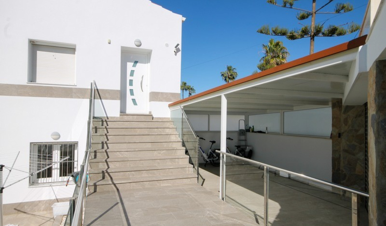 Resale - Detached Villa - Orihuela Costa - Villamartín