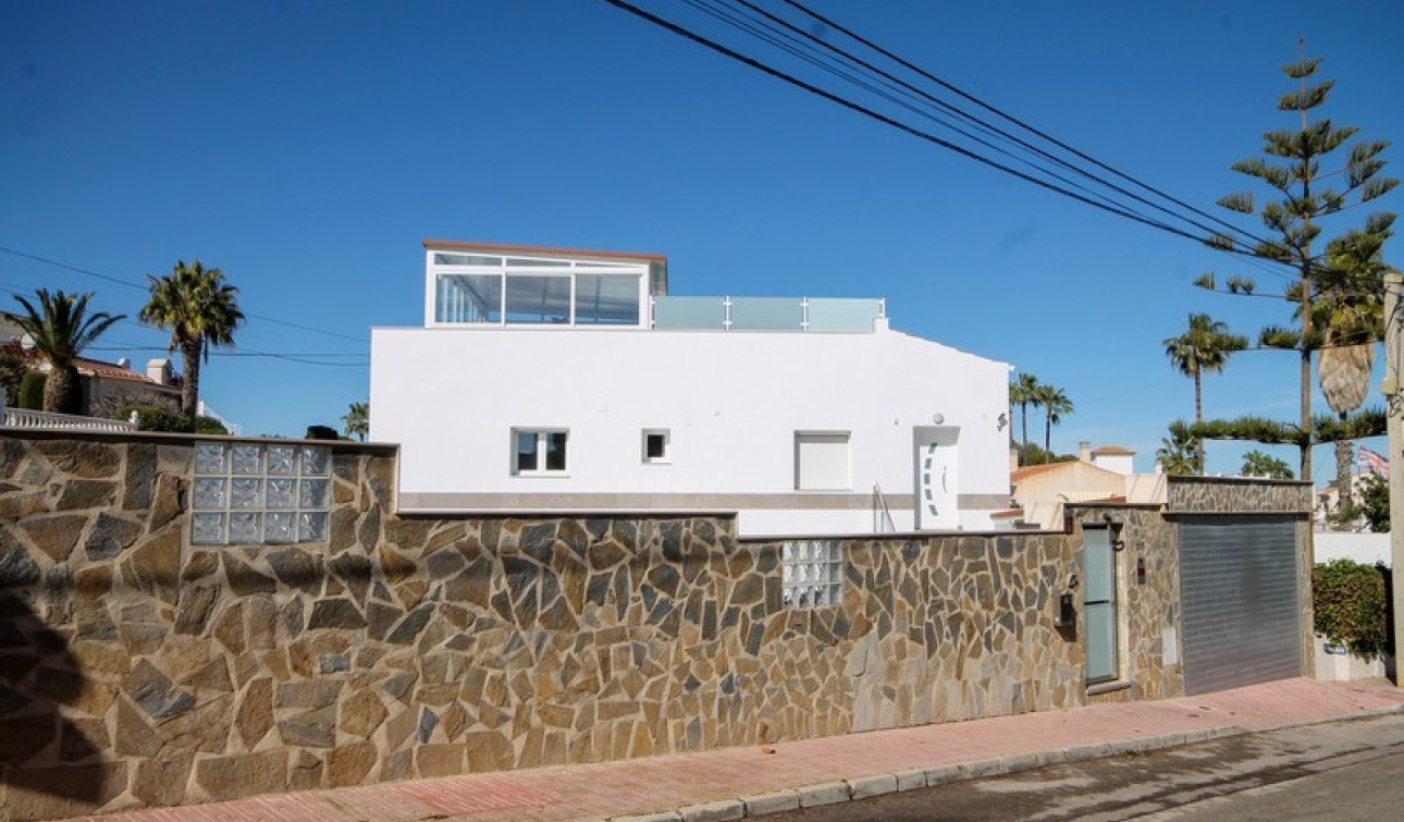 Resale - Detached Villa - Orihuela Costa - Villamartín