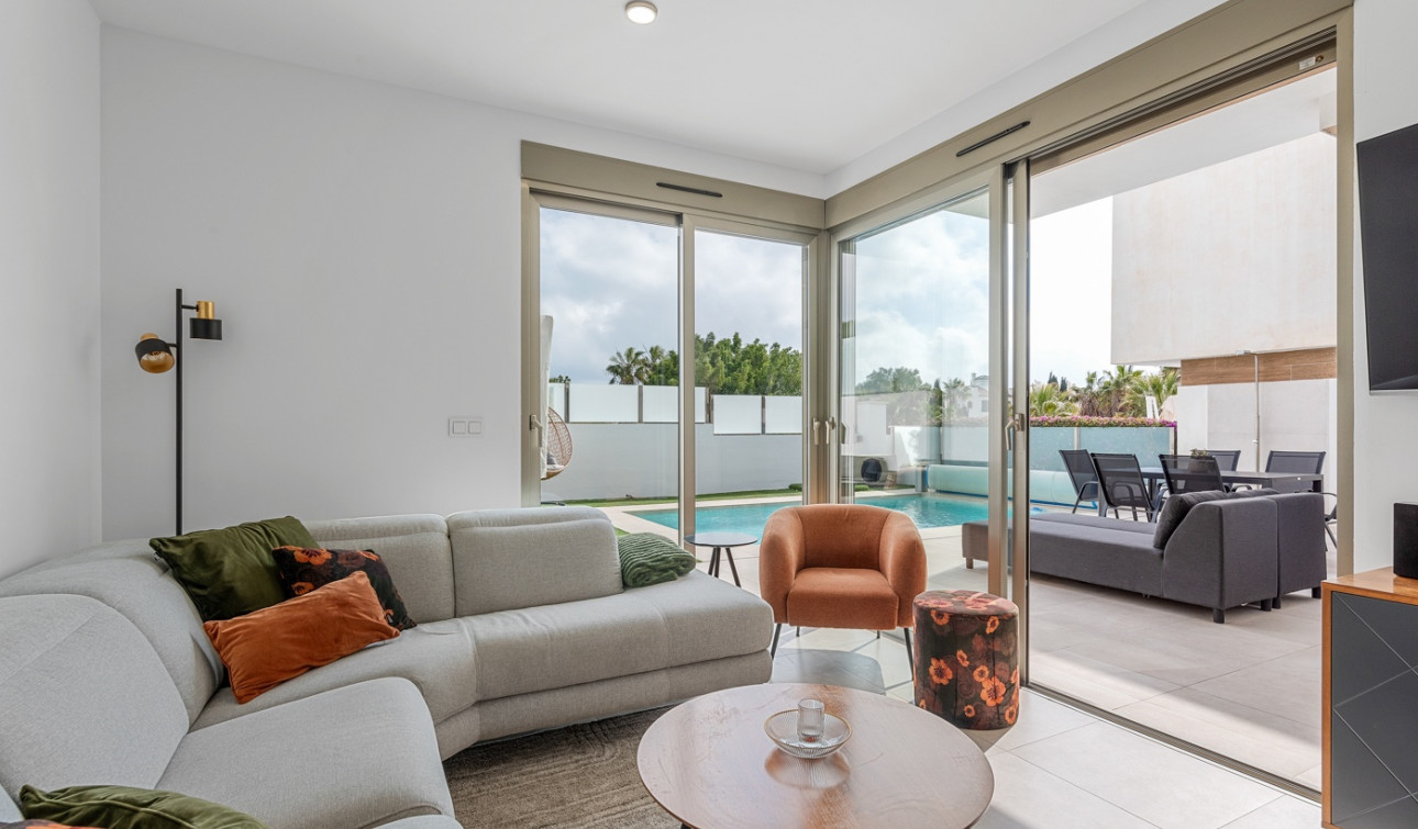 Resale - Detached Villa - Orihuela Costa - Villamartín