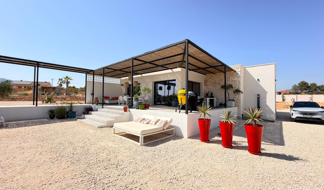 Resale - Detached Villa - Pinoso