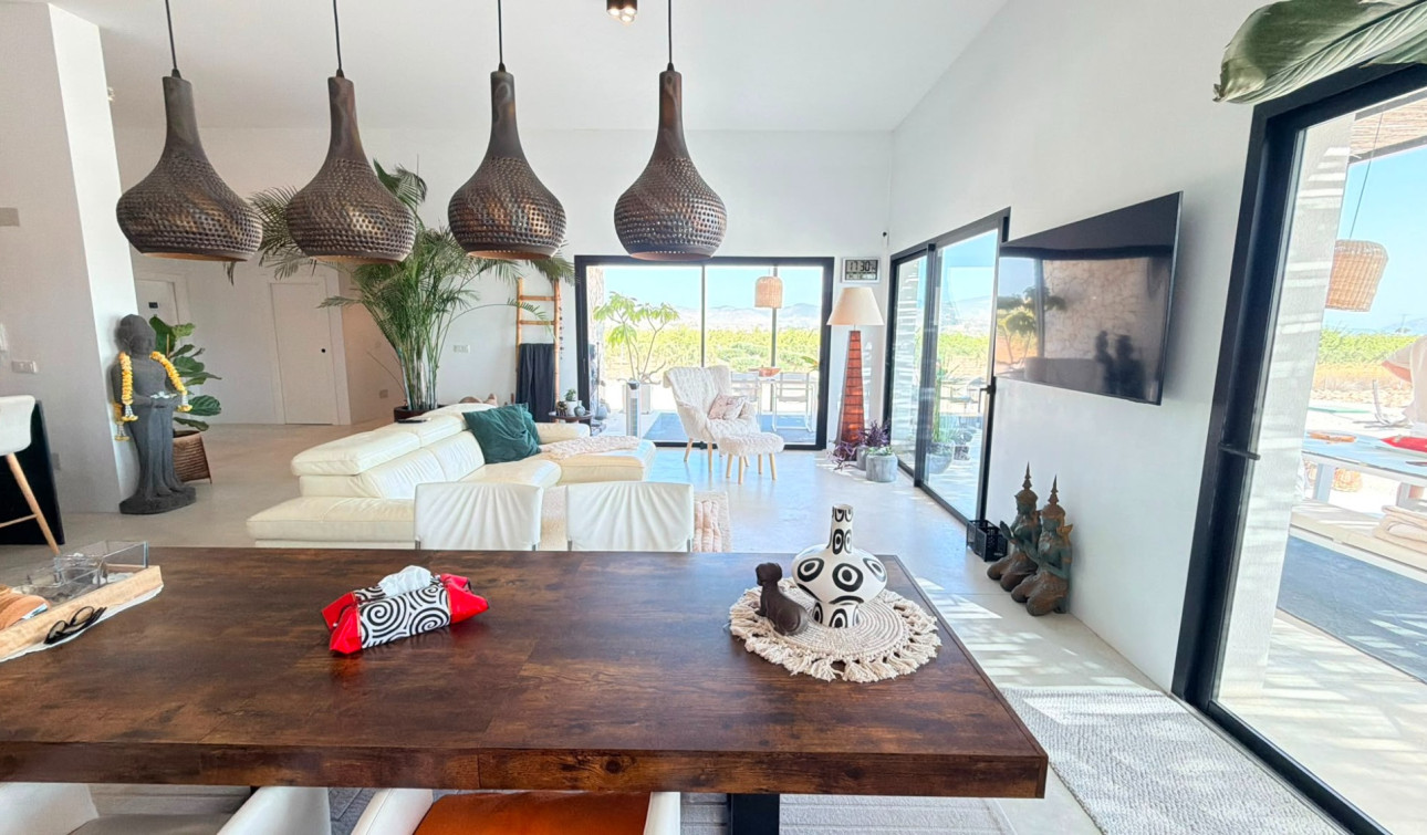 Resale - Detached Villa - Pinoso
