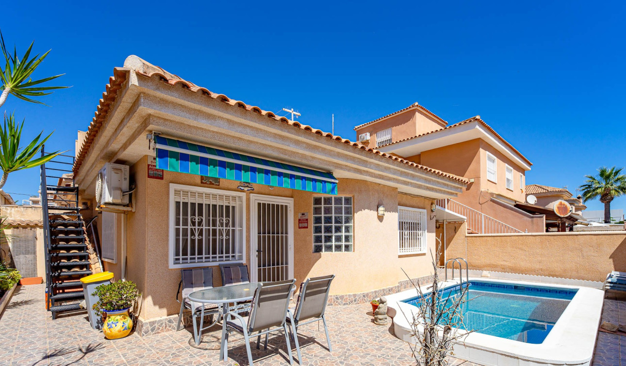 Resale - Detached Villa - Punta Prima