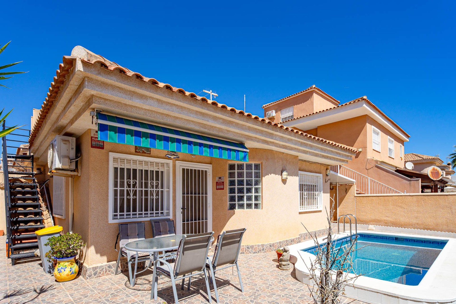 Resale - Detached Villa - Punta Prima