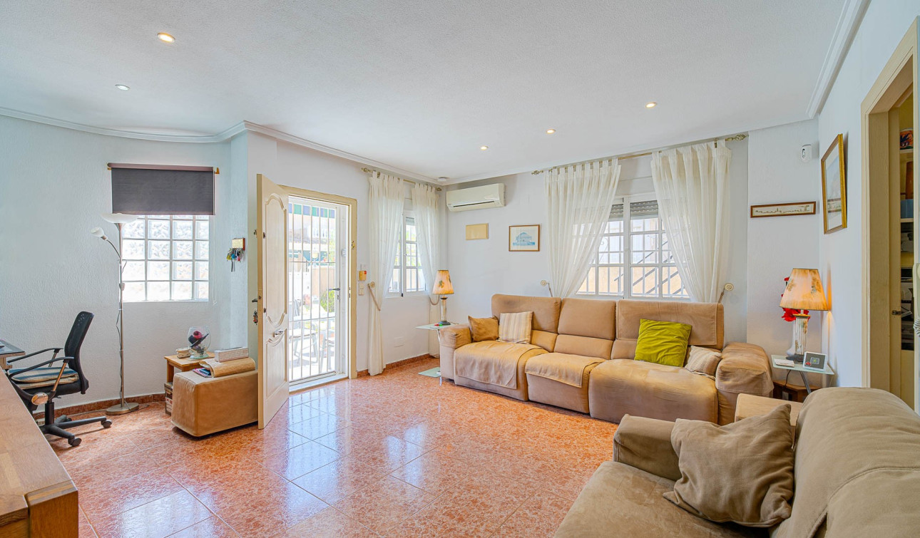 Resale - Detached Villa - Punta Prima