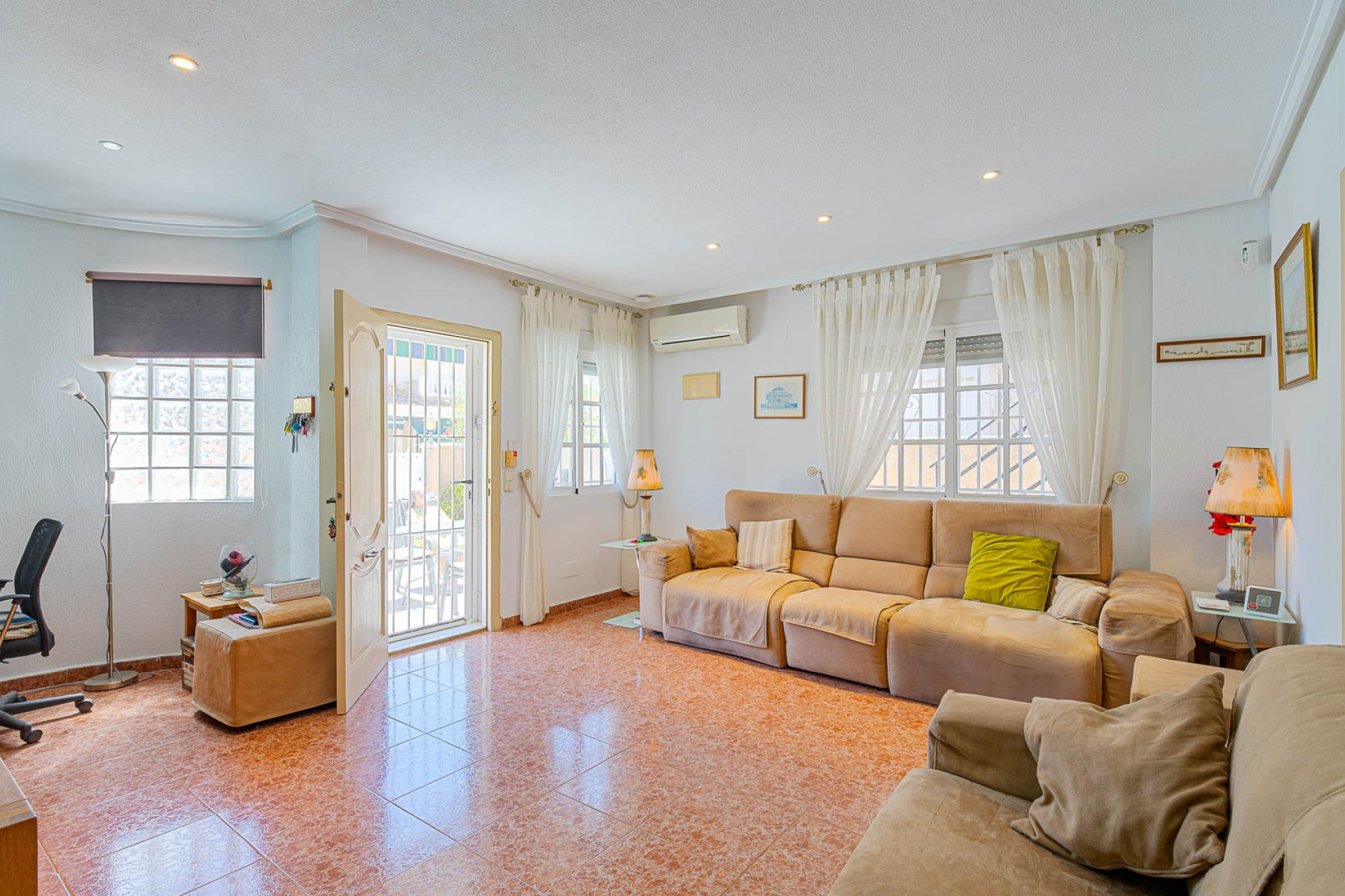 Resale - Detached Villa - Punta Prima