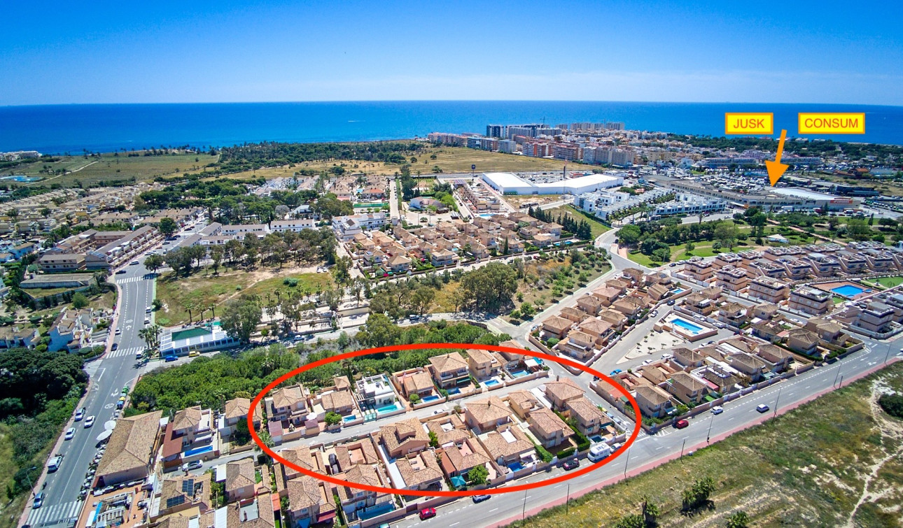 Resale - Detached Villa - Punta Prima
