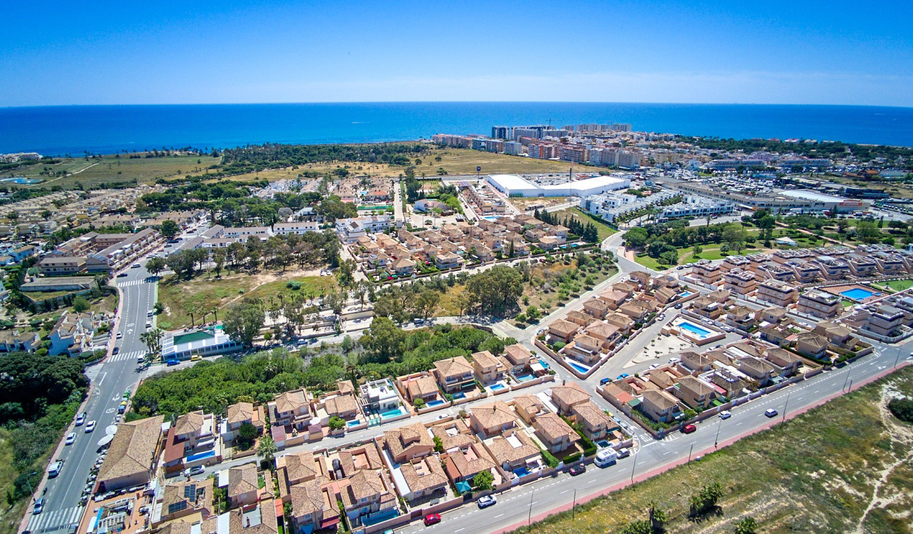 Resale - Detached Villa - Punta Prima