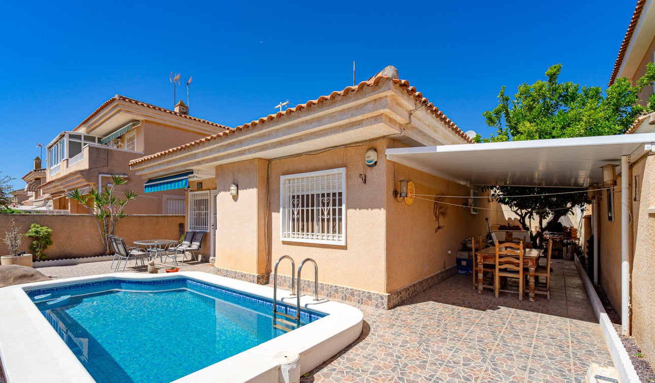 Resale - Detached Villa - Punta Prima
