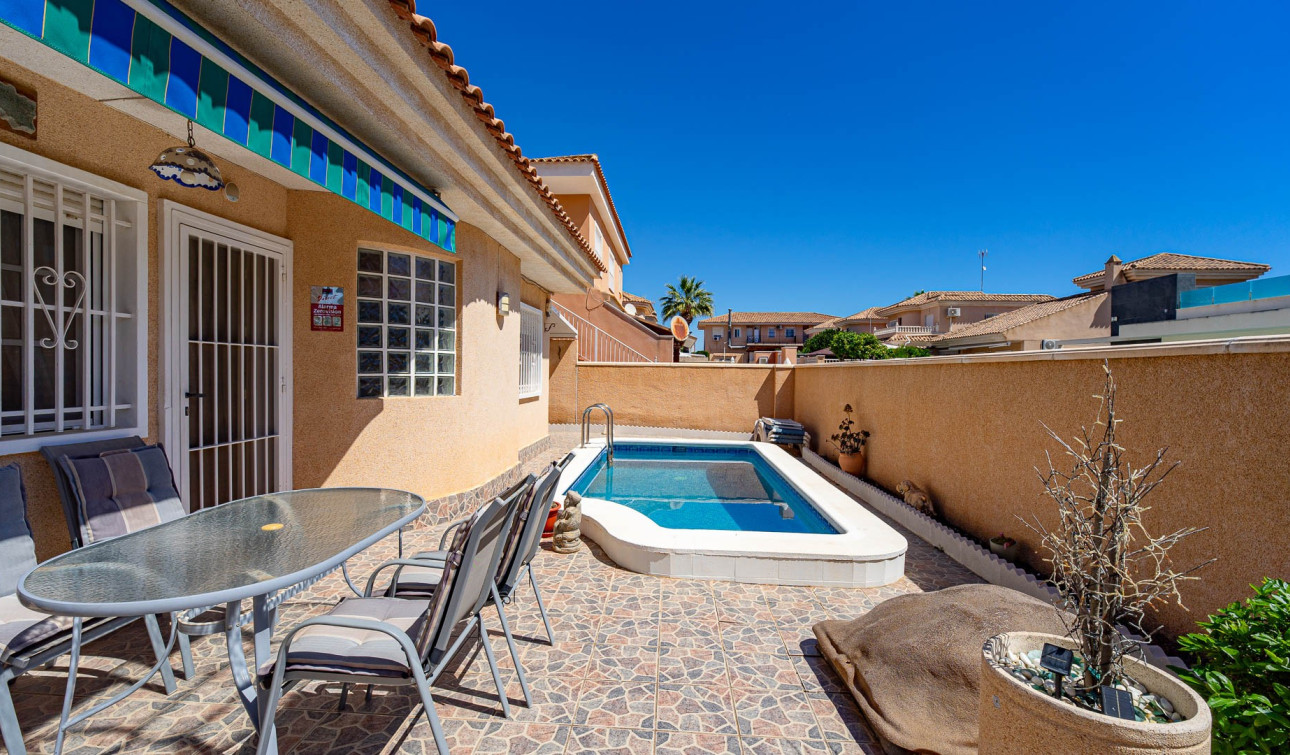 Resale - Detached Villa - Punta Prima