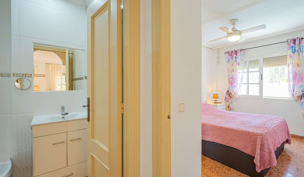 Resale - Detached Villa - Punta Prima