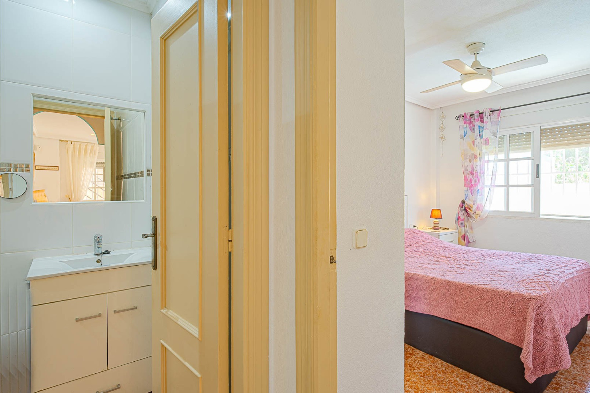 Resale - Detached Villa - Punta Prima