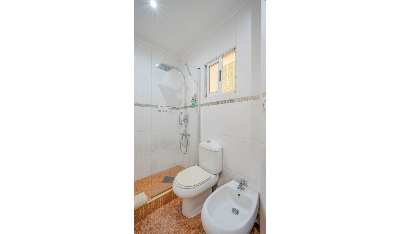 Resale - Detached Villa - Punta Prima