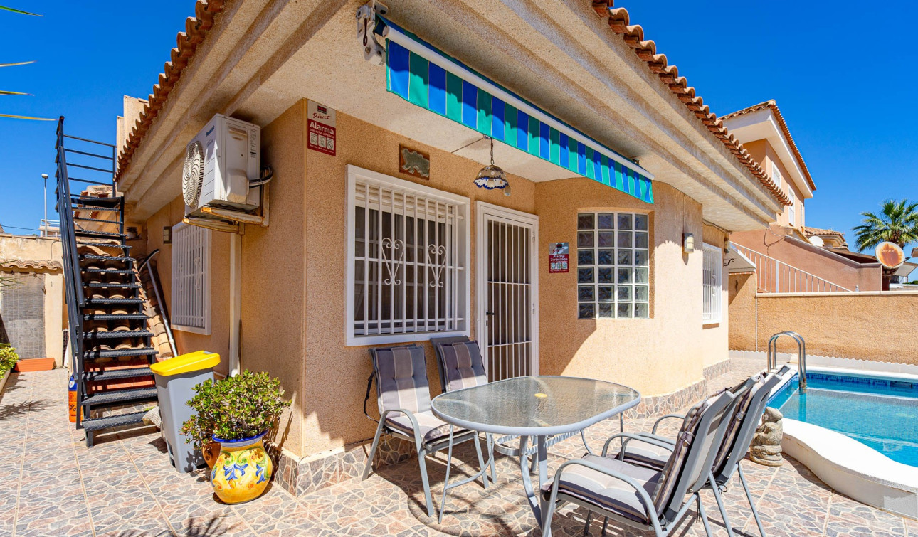 Resale - Detached Villa - Punta Prima