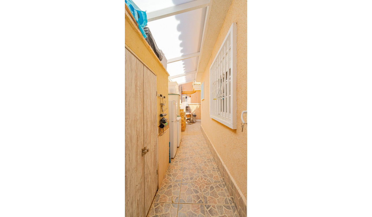 Resale - Detached Villa - Punta Prima