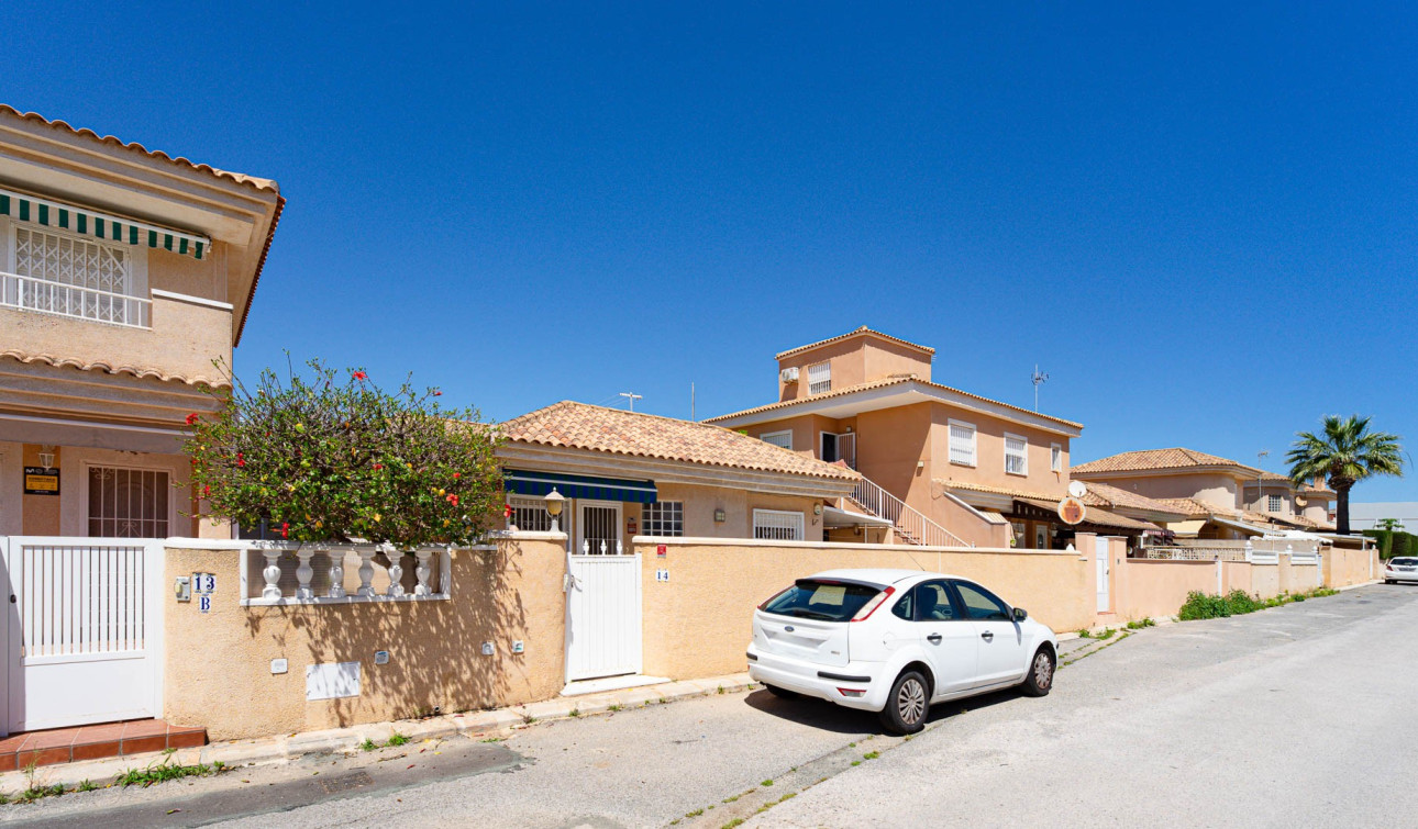Resale - Detached Villa - Punta Prima