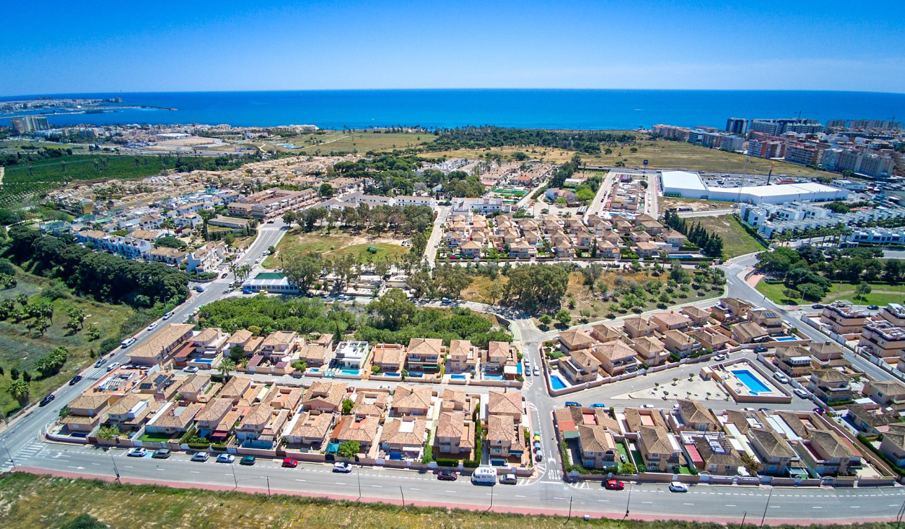Resale - Detached Villa - Punta Prima