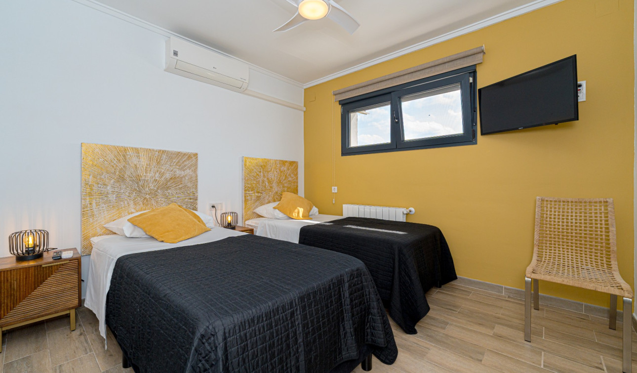 Resale - Detached Villa - San Fulgencio