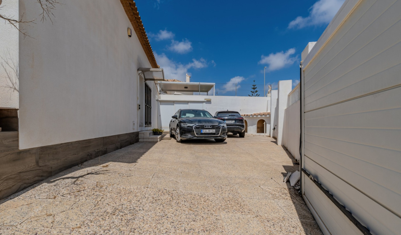 Resale - Detached Villa - San Fulgencio