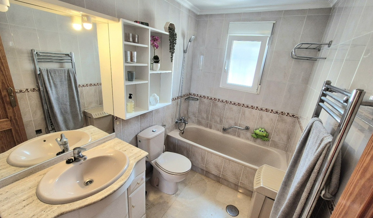 Resale - Detached Villa - San Miguel de Salinas - Ciudad De Las Comunicaciones