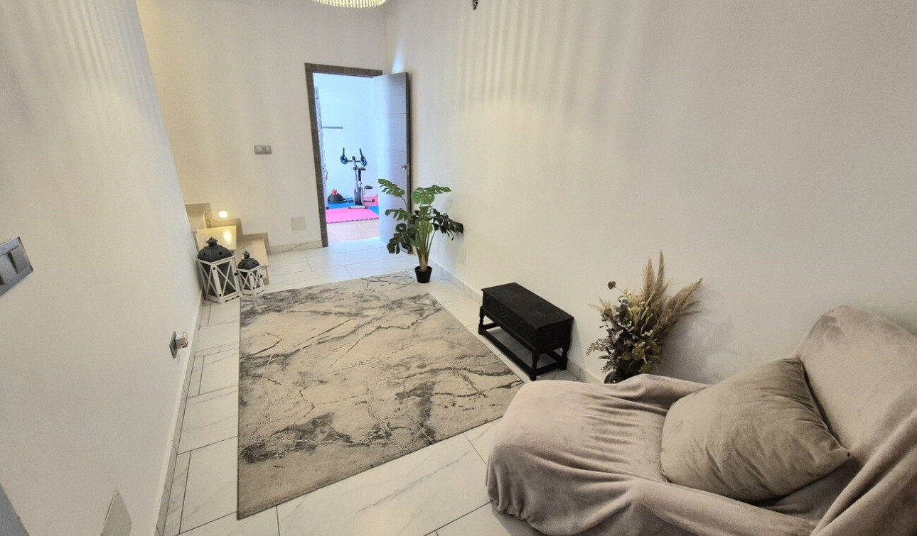 Resale - Detached Villa - San Miguel de Salinas - Ciudad De Las Comunicaciones