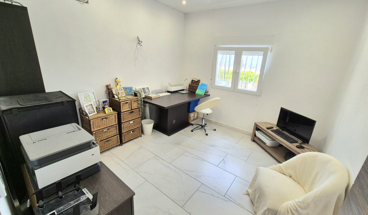 Resale - Detached Villa - San Miguel de Salinas - Ciudad De Las Comunicaciones