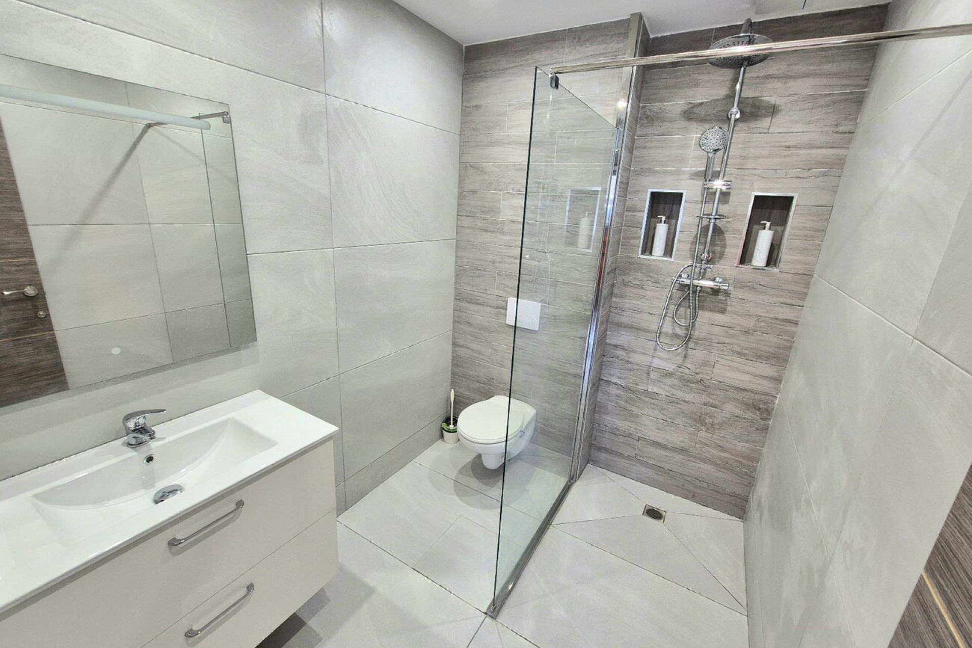 Resale - Detached Villa - San Miguel de Salinas - Ciudad De Las Comunicaciones