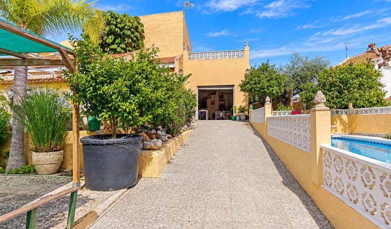 Resale - Detached Villa - San Miguel de Salinas - Ciudad De Las Comunicaciones