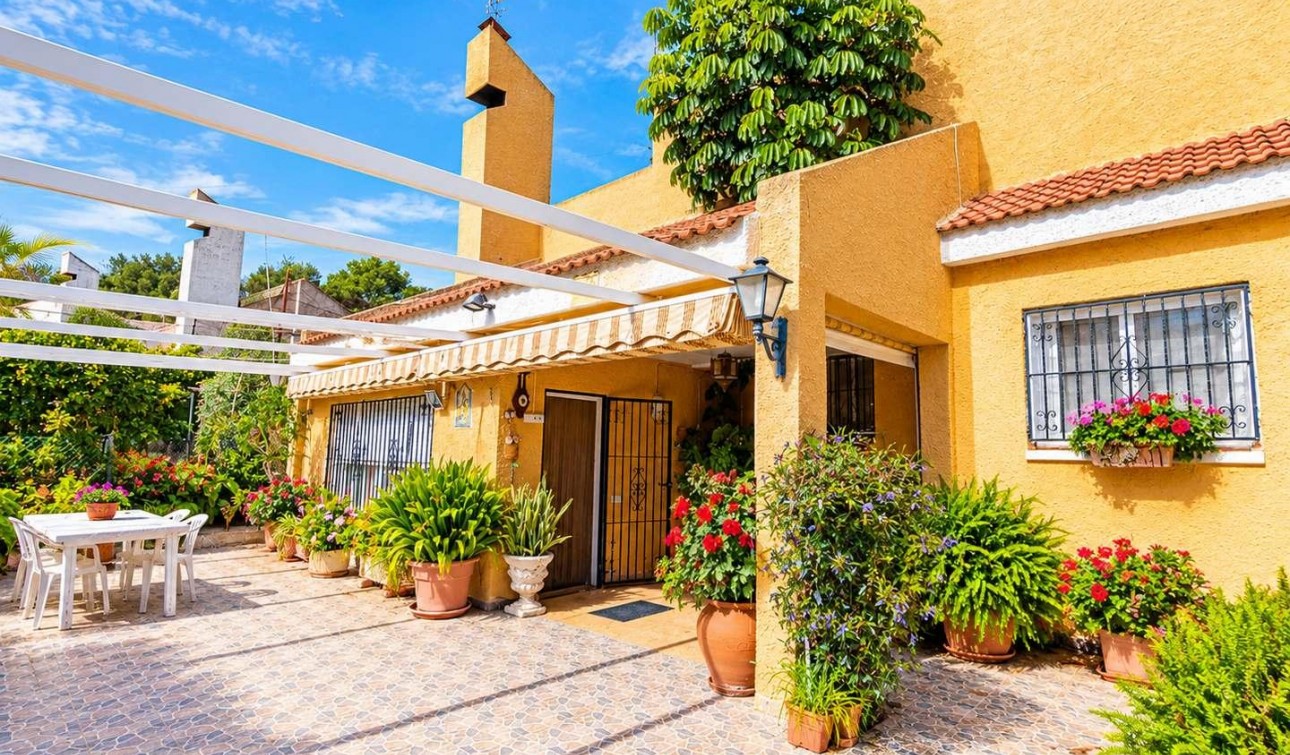 Resale - Detached Villa - San Miguel de Salinas - Ciudad De Las Comunicaciones