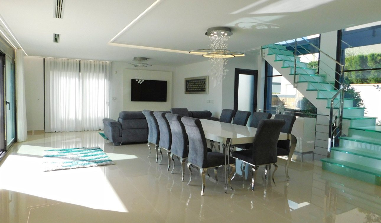 Resale - Detached Villa - San Miguel de Salinas