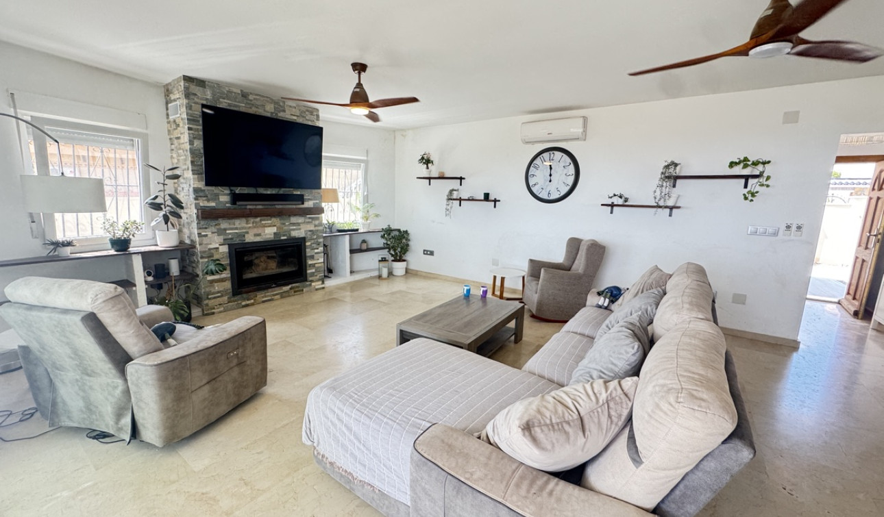 Resale - Detached Villa - San Miguel de Salinas