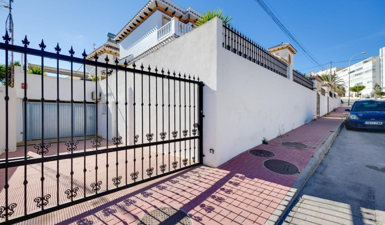 Resale - Detached Villa - Torrevieja - La Mata