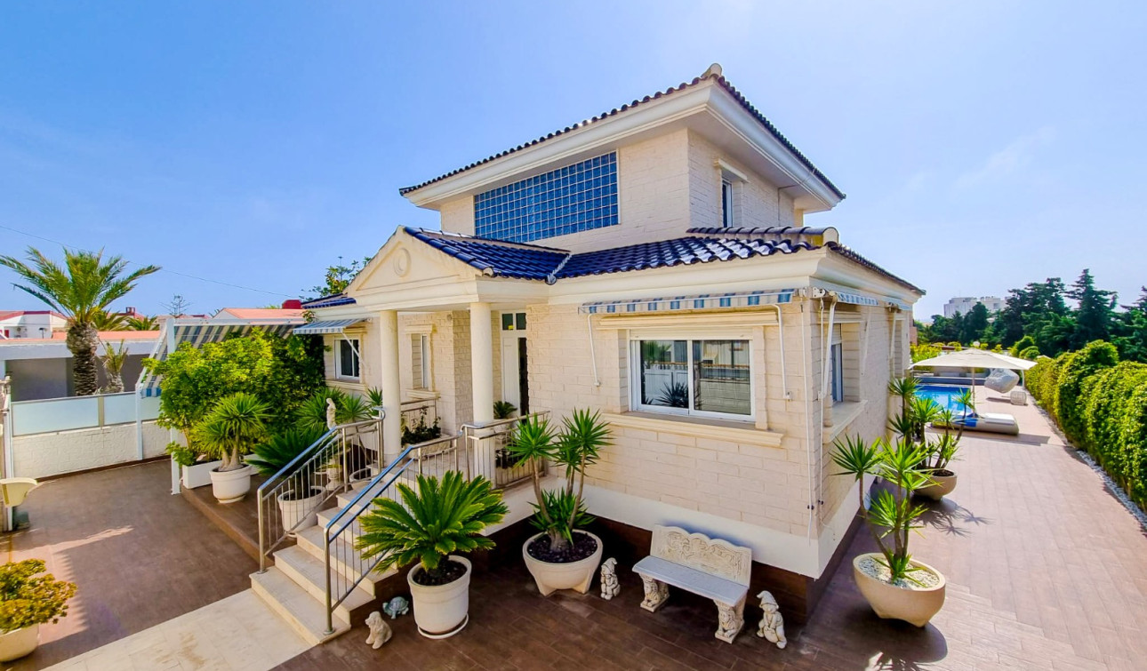 Resale - Detached Villa - Torrevieja - La Mata
