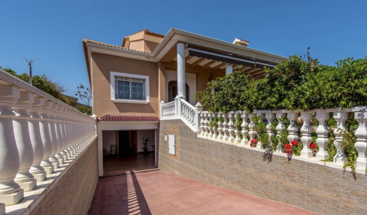 Resale - Detached Villa - Torrevieja - La Mata