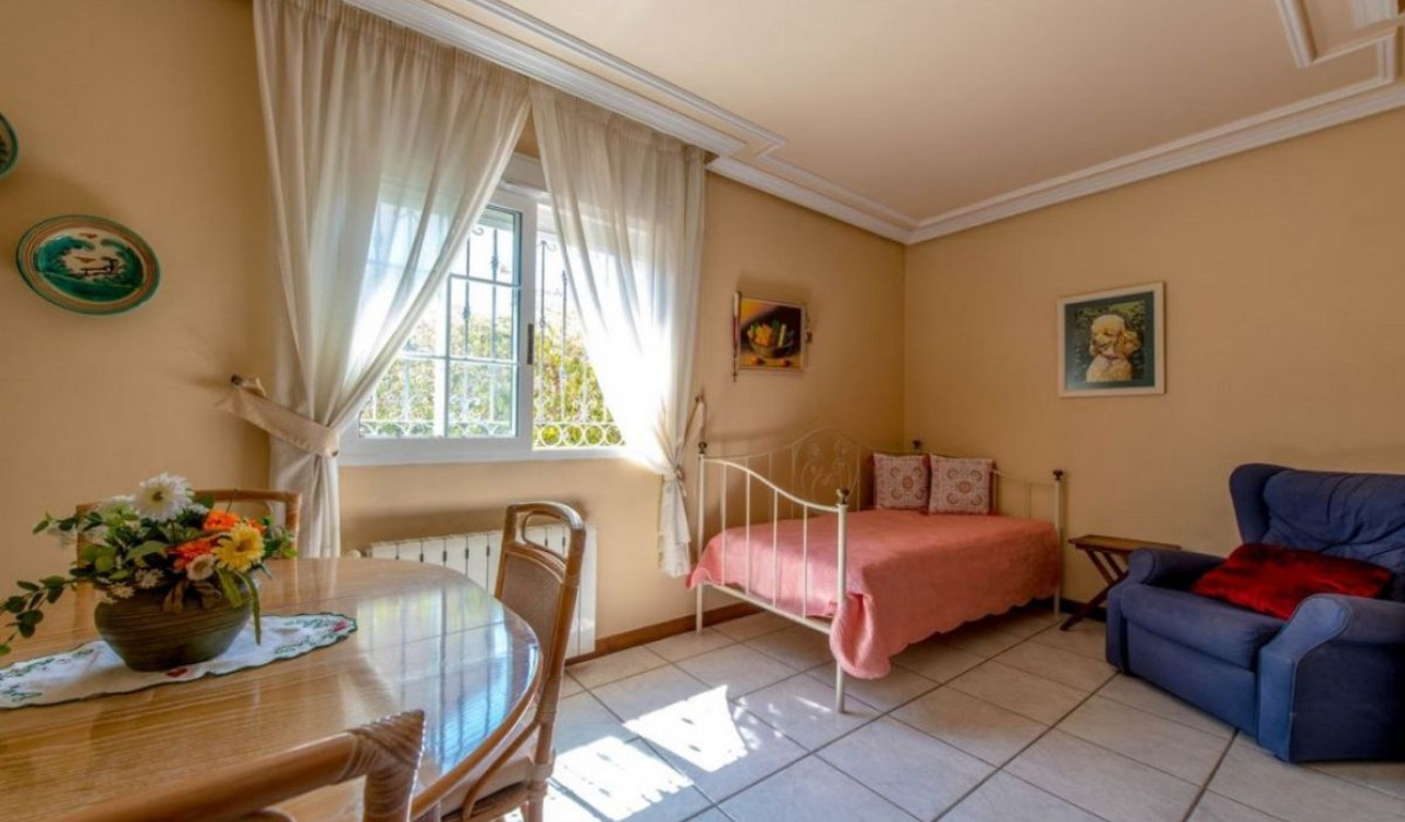 Resale - Detached Villa - Torrevieja - La Mata