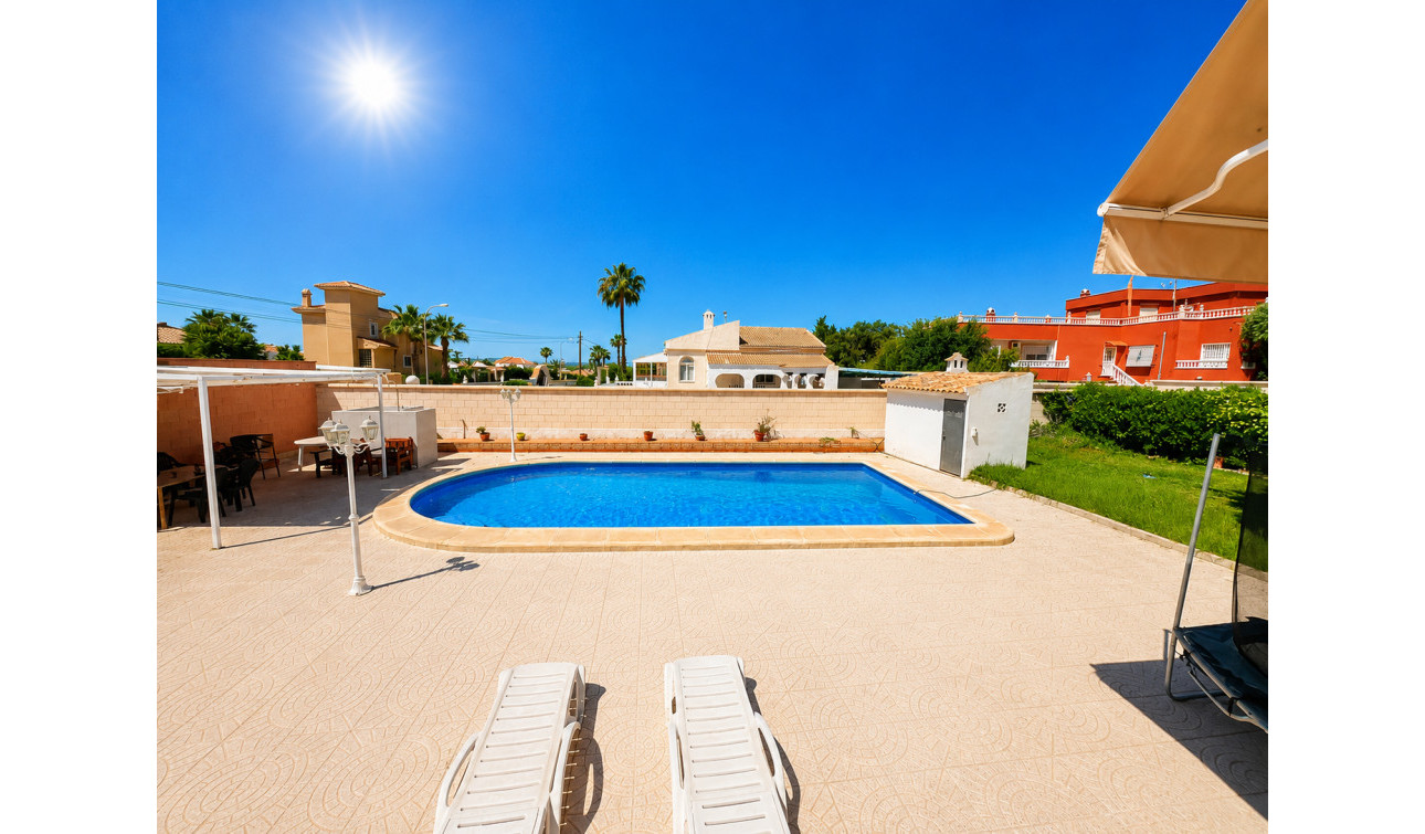 Resale - Detached Villa - Torrevieja - La Siesta