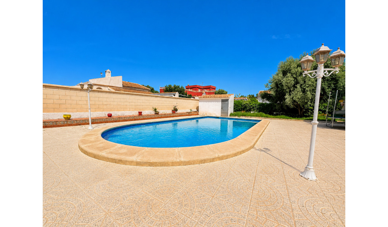 Resale - Detached Villa - Torrevieja - La Siesta