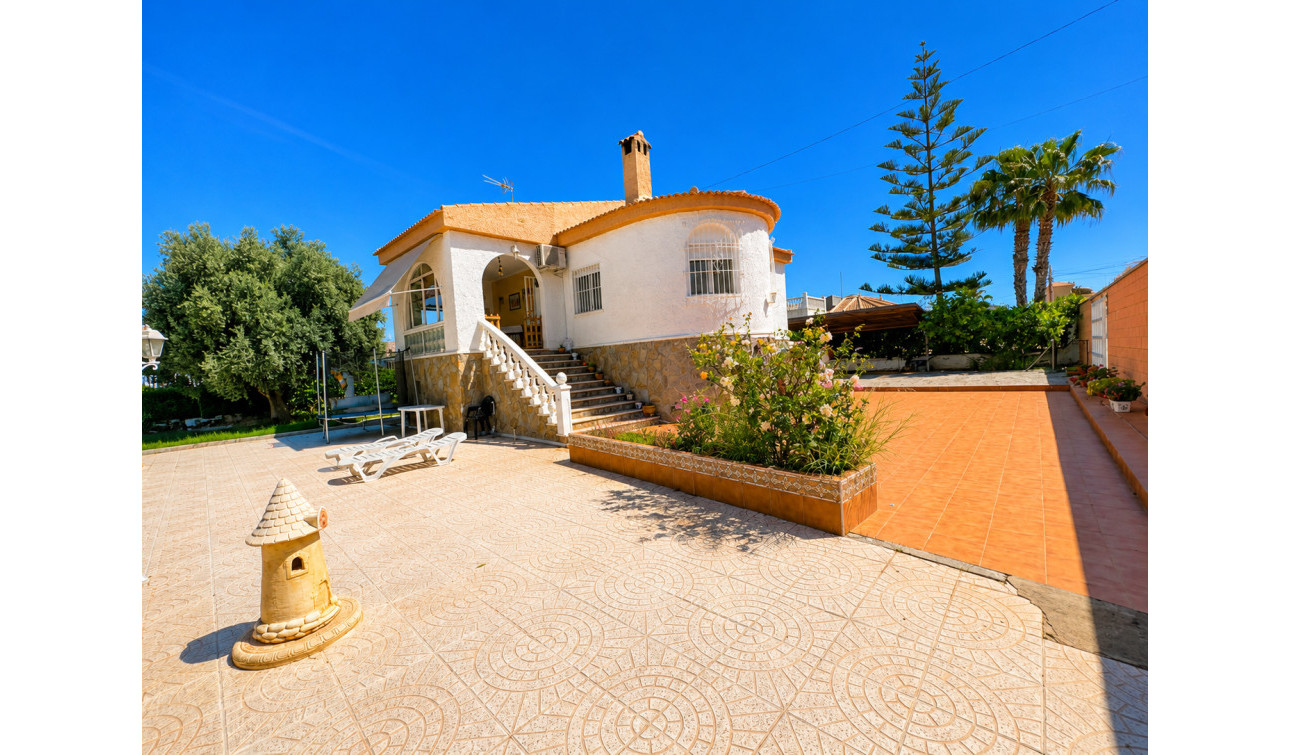 Resale - Detached Villa - Torrevieja - La Siesta