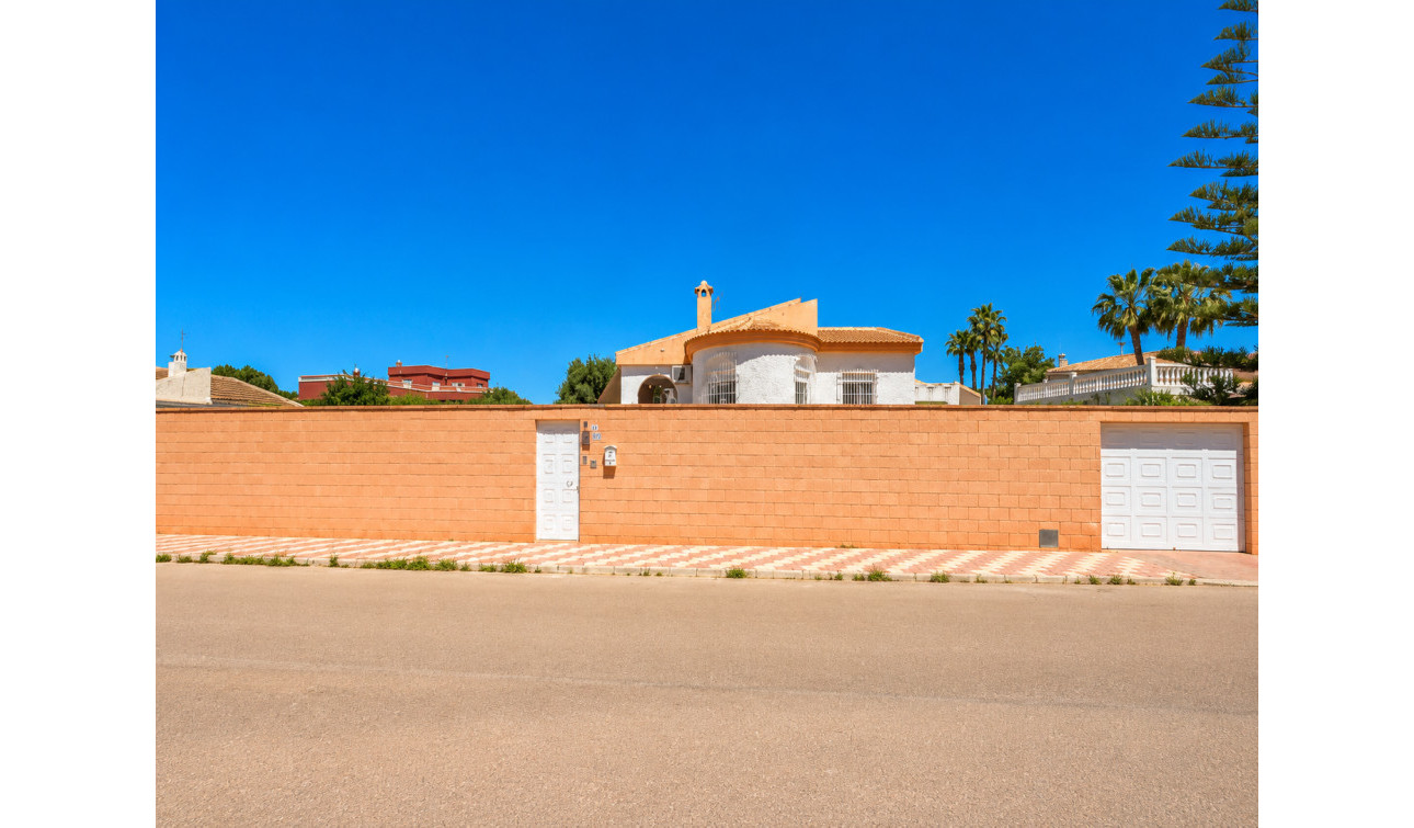 Resale - Detached Villa - Torrevieja - La Siesta