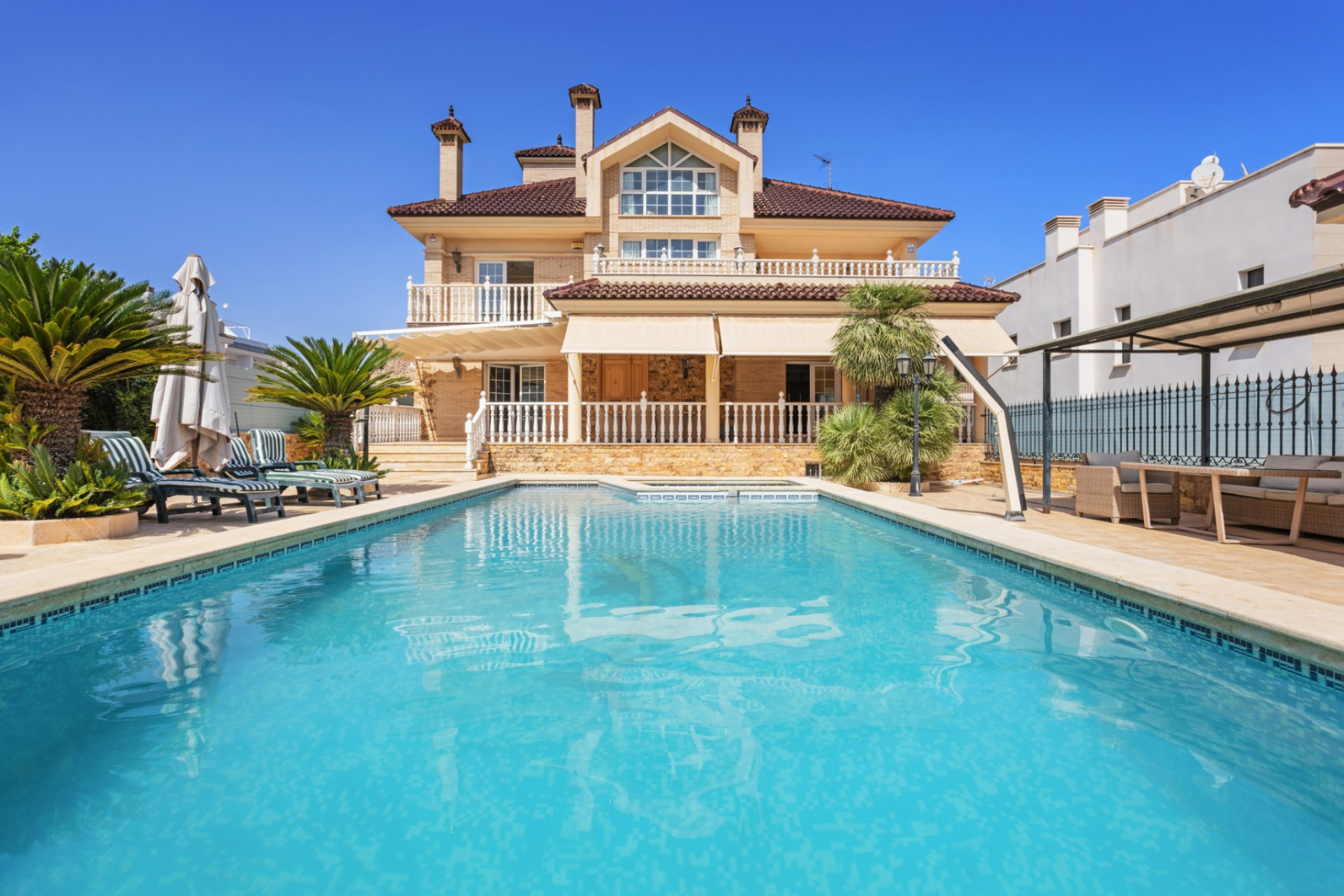 Resale - Detached Villa - Torrevieja - La Veleta