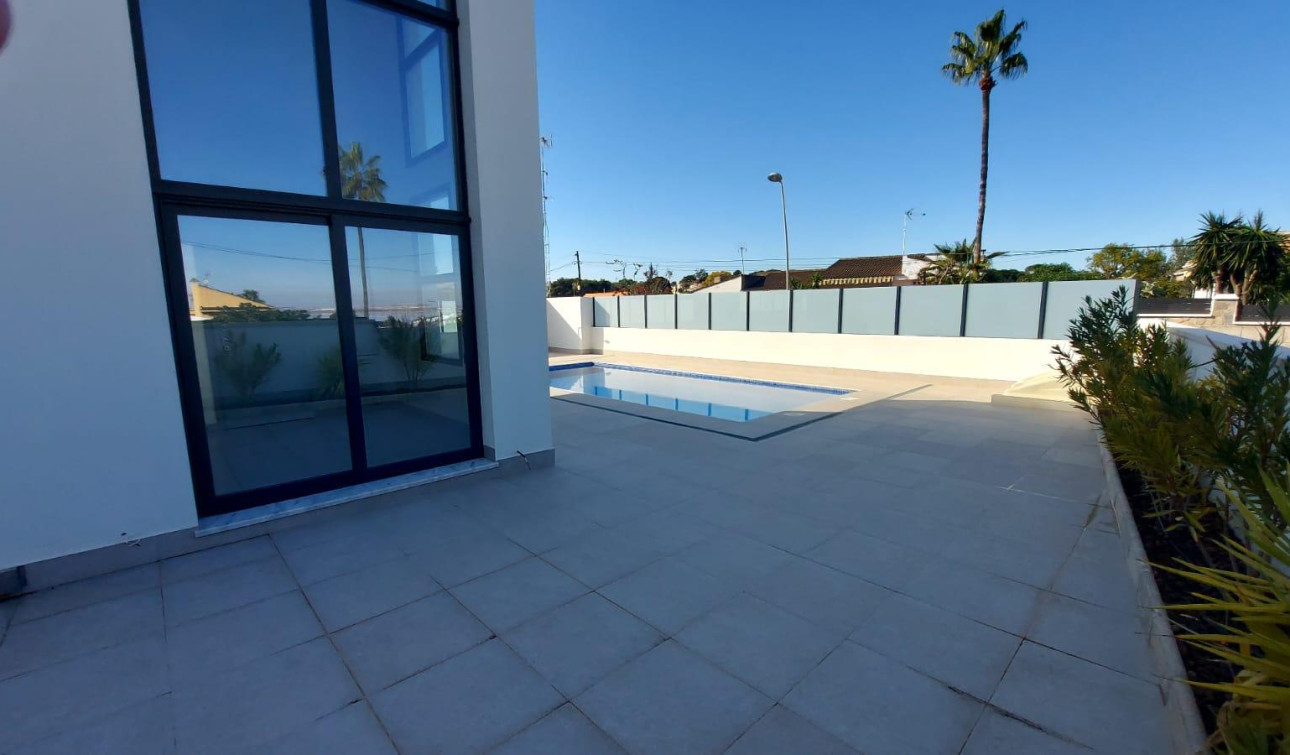 Resale - Detached Villa - Torrevieja - Los Balcones